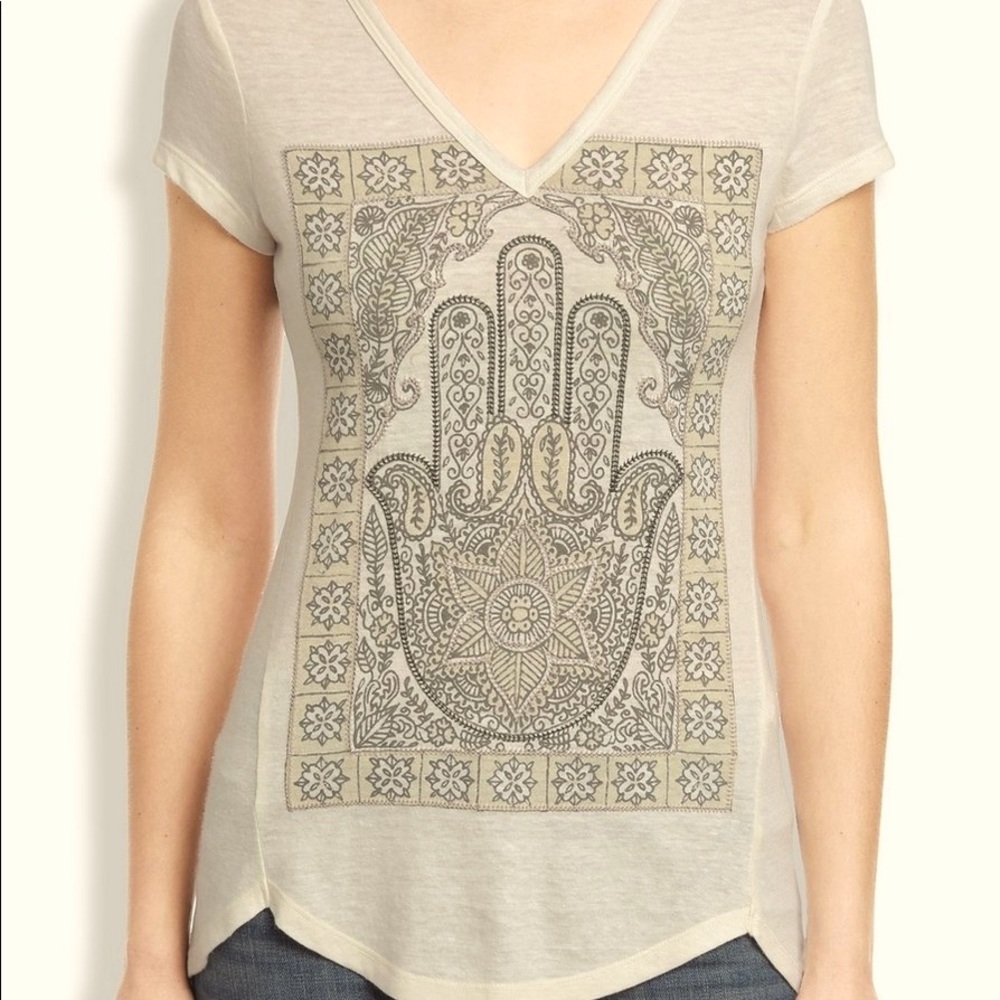Lucky Brand framed hamsa hand V-NECK TEE . NWOT . size S
